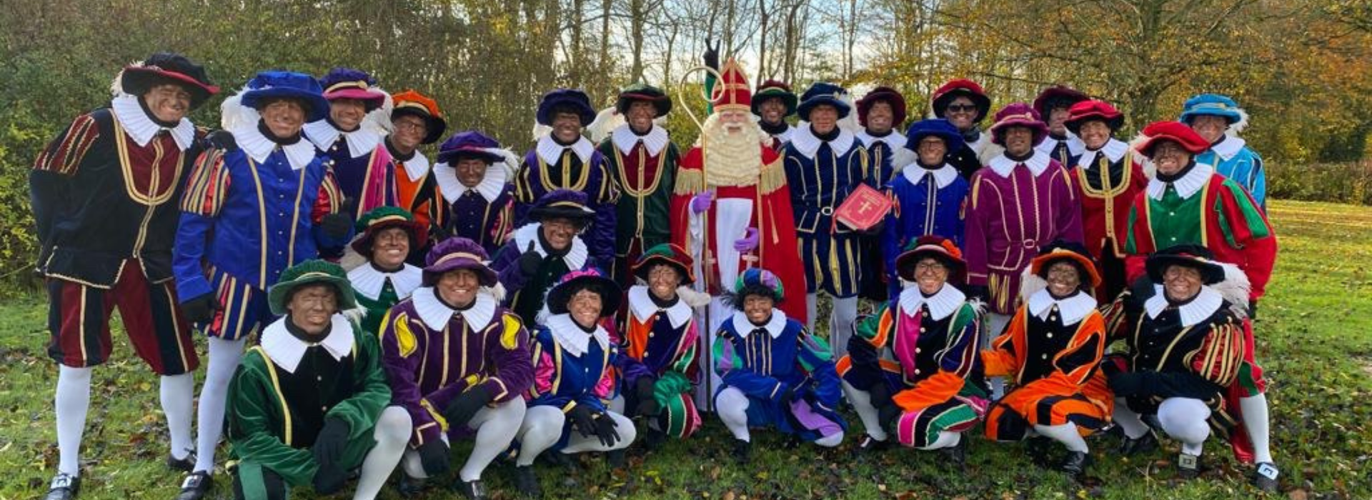 Sinterklaas met alle Pieten van Stichting Sint en Piet op Texel